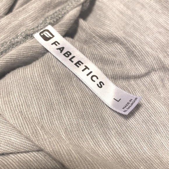 SOLD :: ษดแดกแดแด Fabletics Open-Back Top - Picture 4 of 4